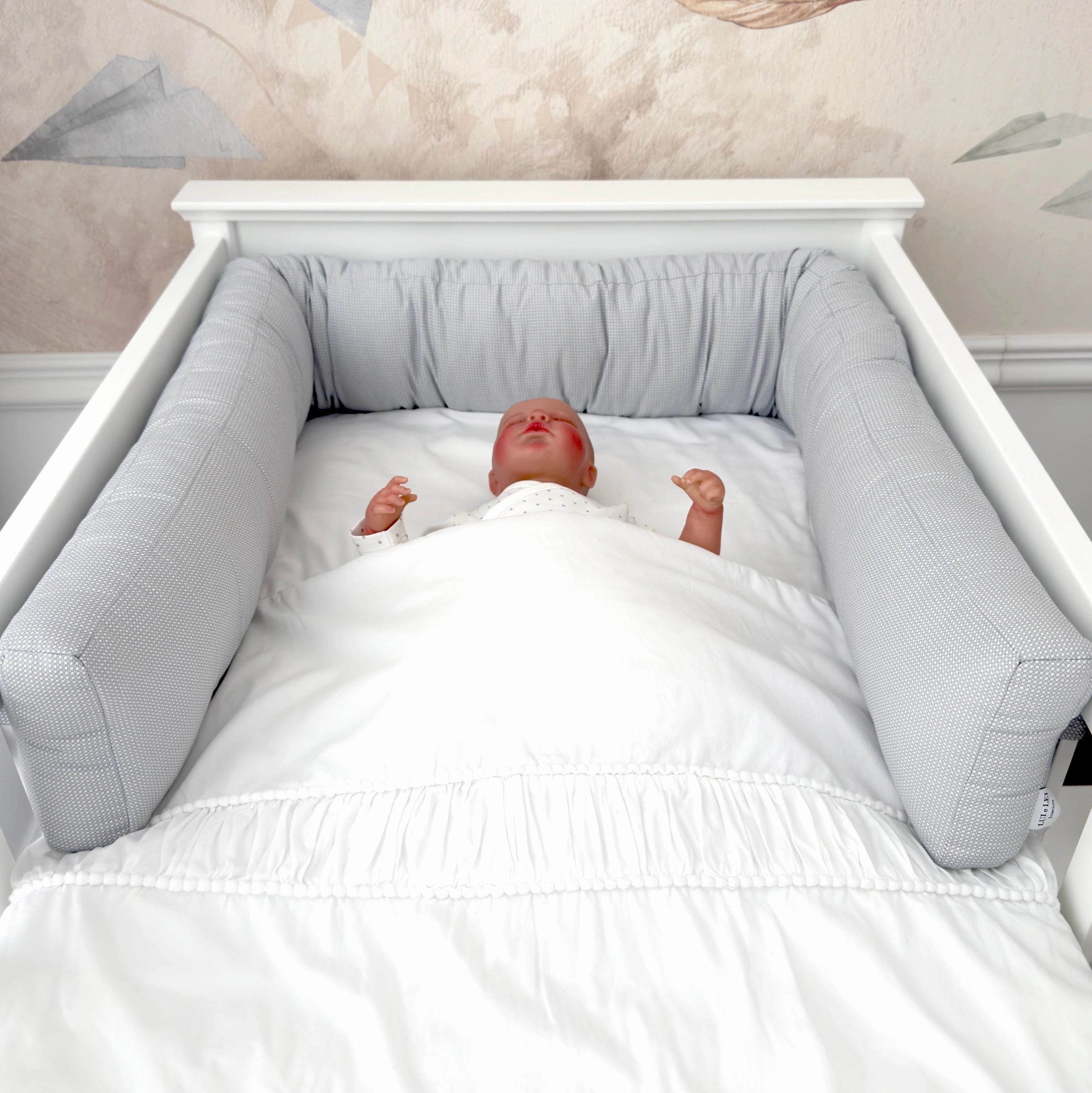 Crib bumper ELEGANCE Dreamy blue
