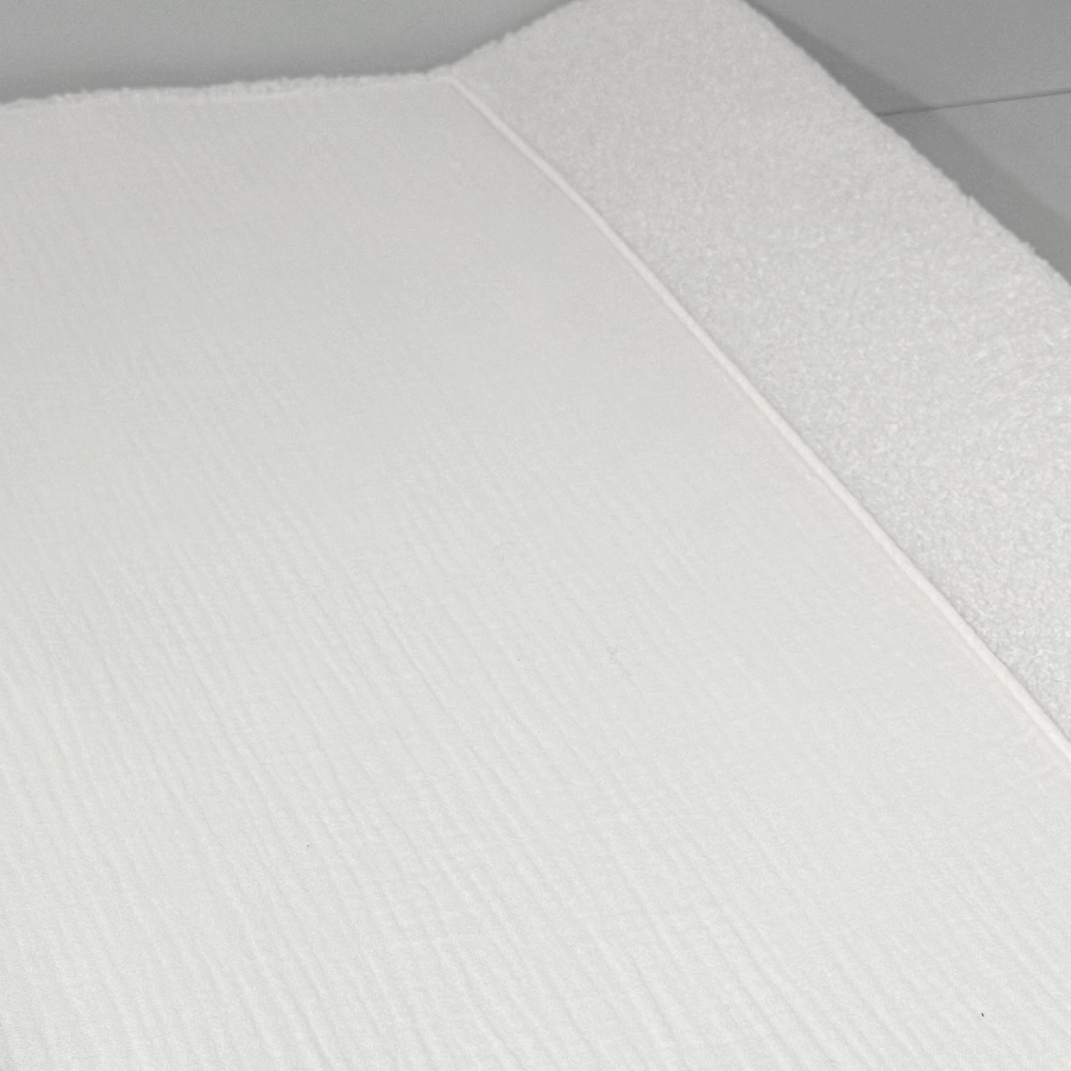 Changing mat LOVE YOU Pure White organic cotton & bouclé