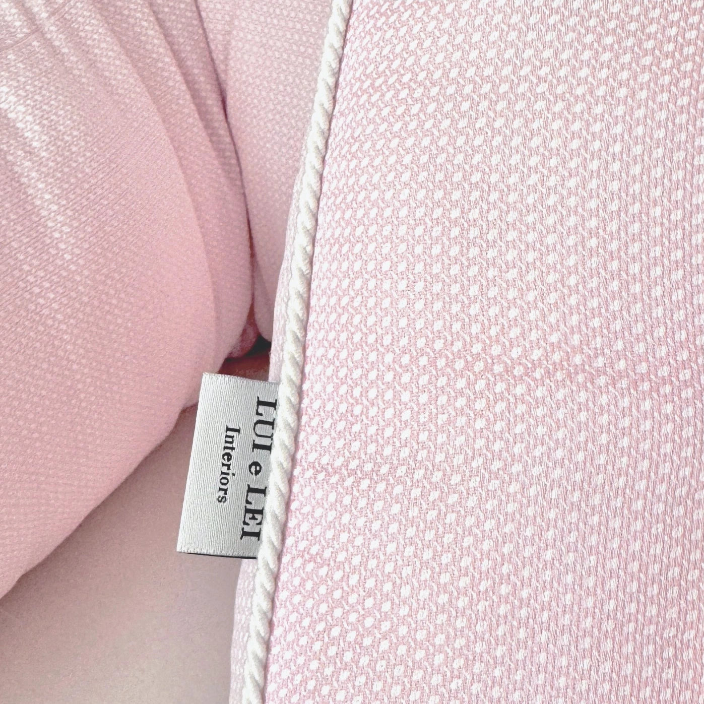 Dekokissen Buchstabe F zartrosa ELEGANCE | Premium Baumwolle