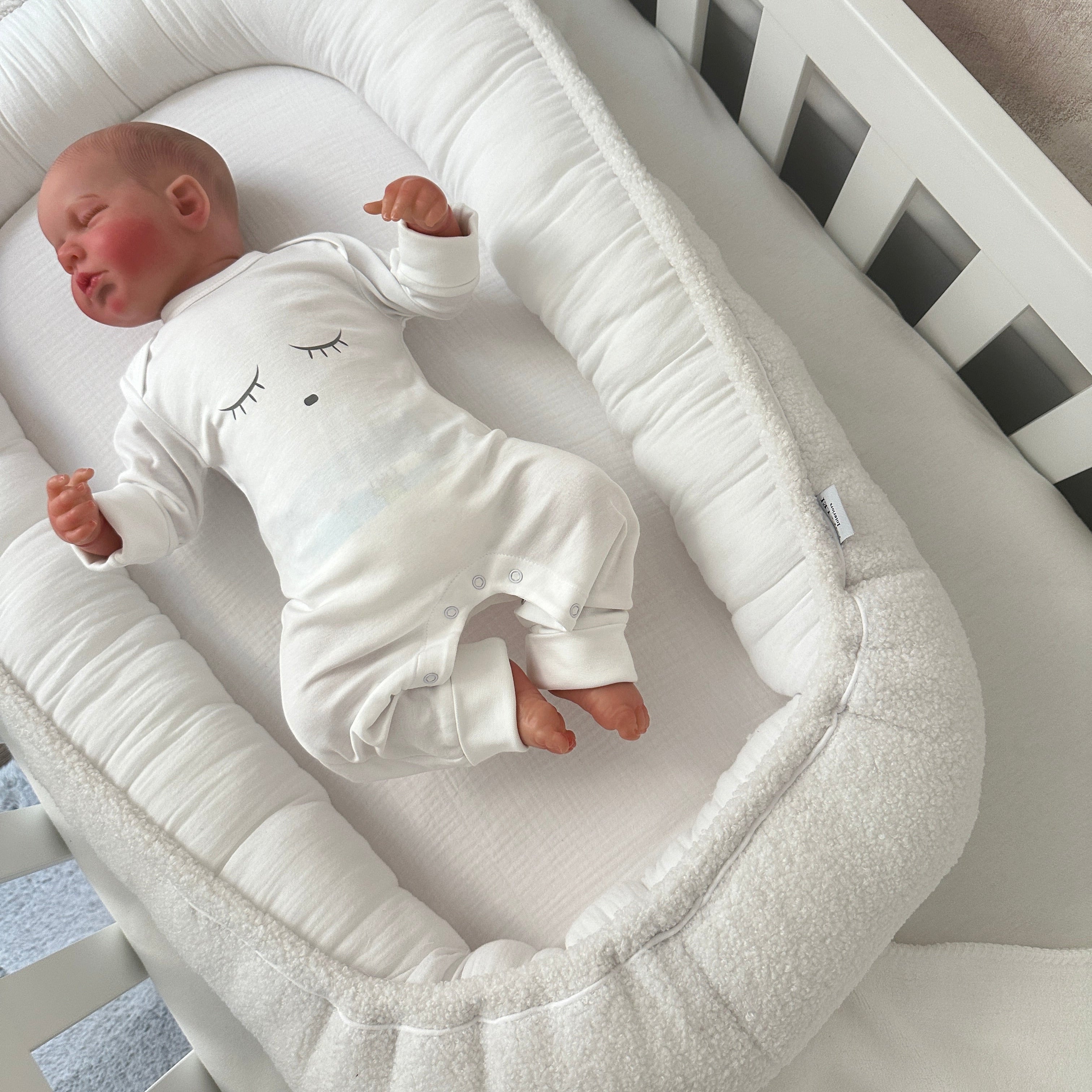 Babynest LOVE YOU weiß | Organische Baumwolle & Bouclé