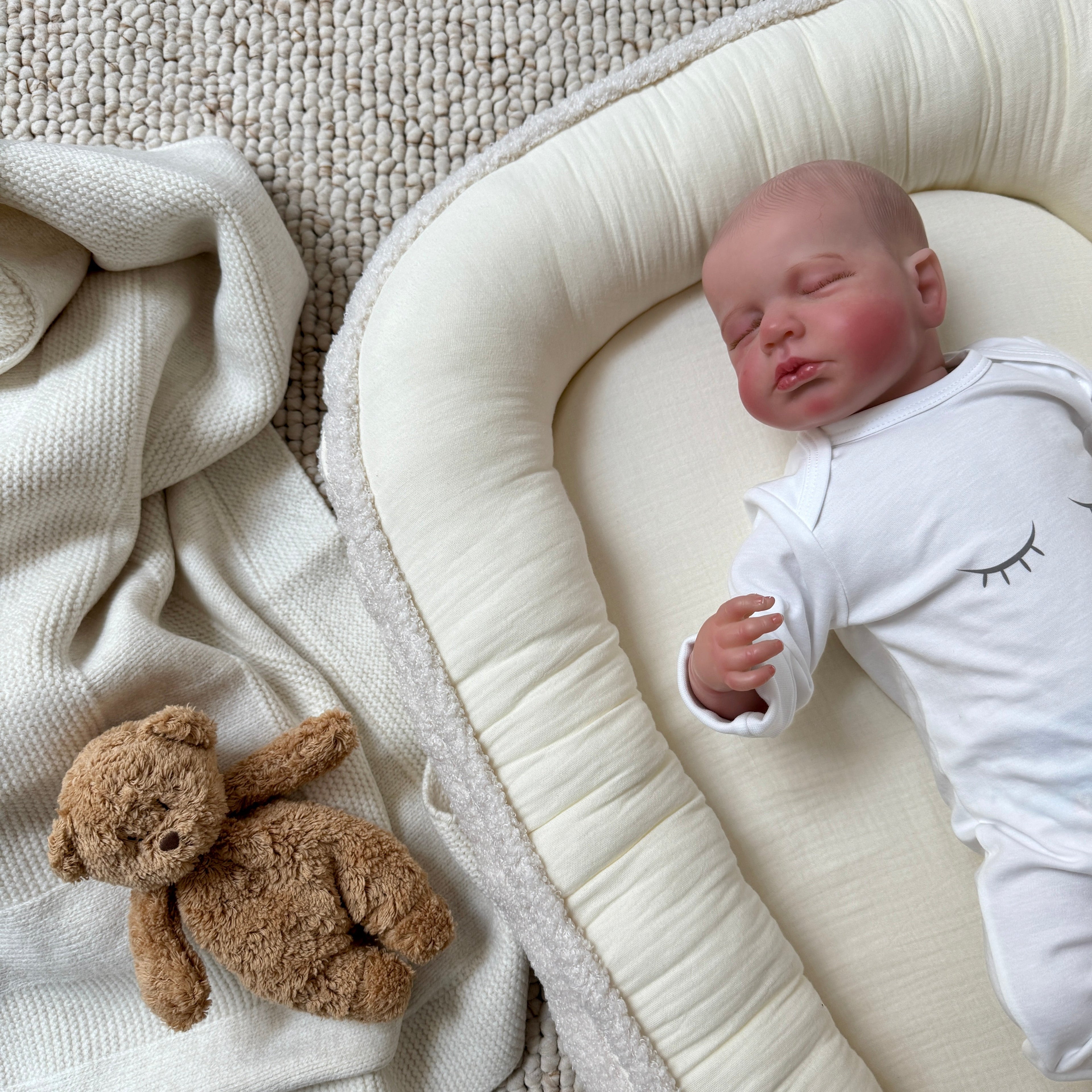 Babynest LOVE YOU Vanilla | Organische Baumwolle & Bouclé