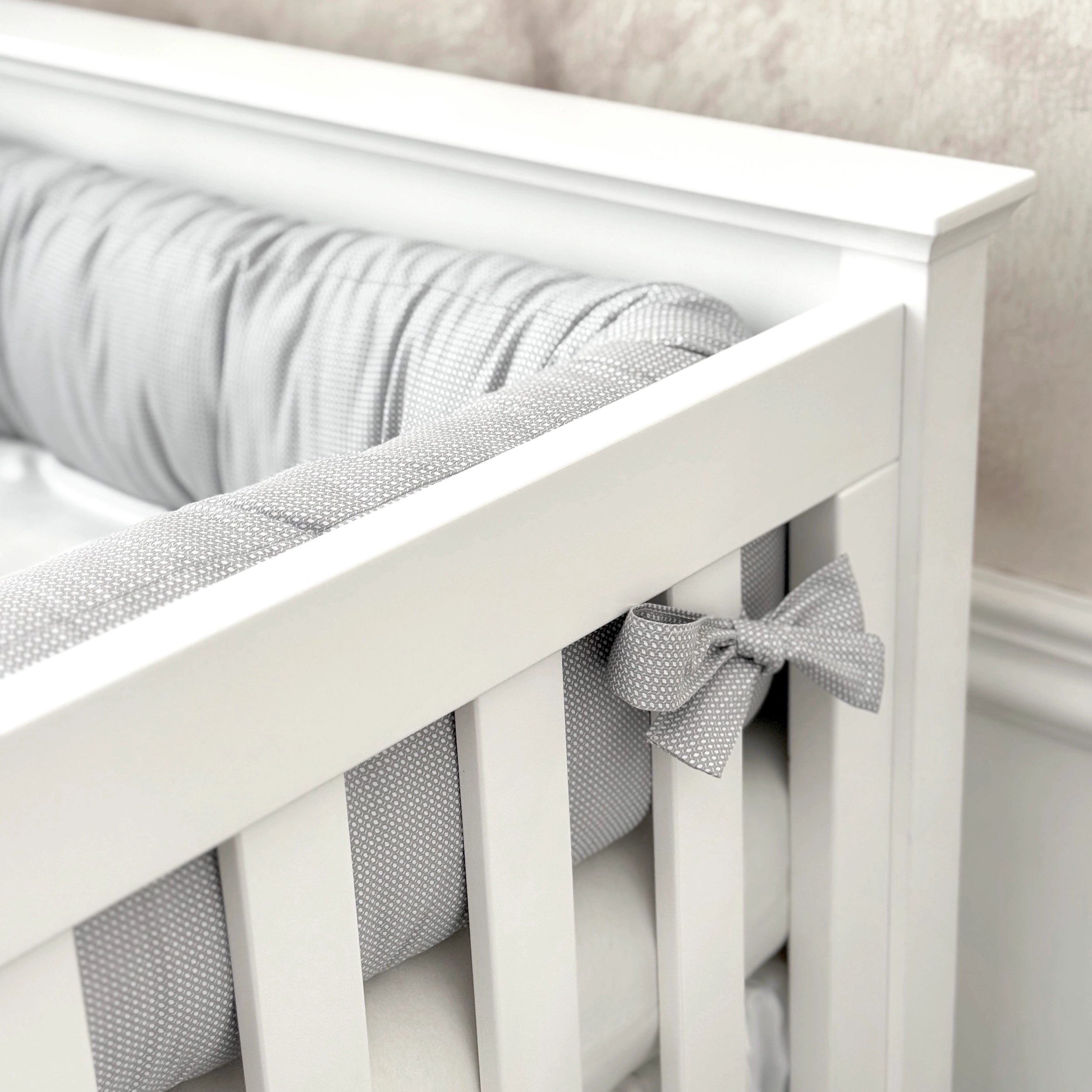 Crib bumper ELEGANCE Dreamy blue 