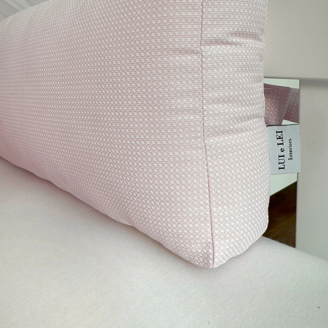 babybettumrandung zart rosa; bettumrandung gitterbett hellrosa; babybett umrandung rosa mit maschen;