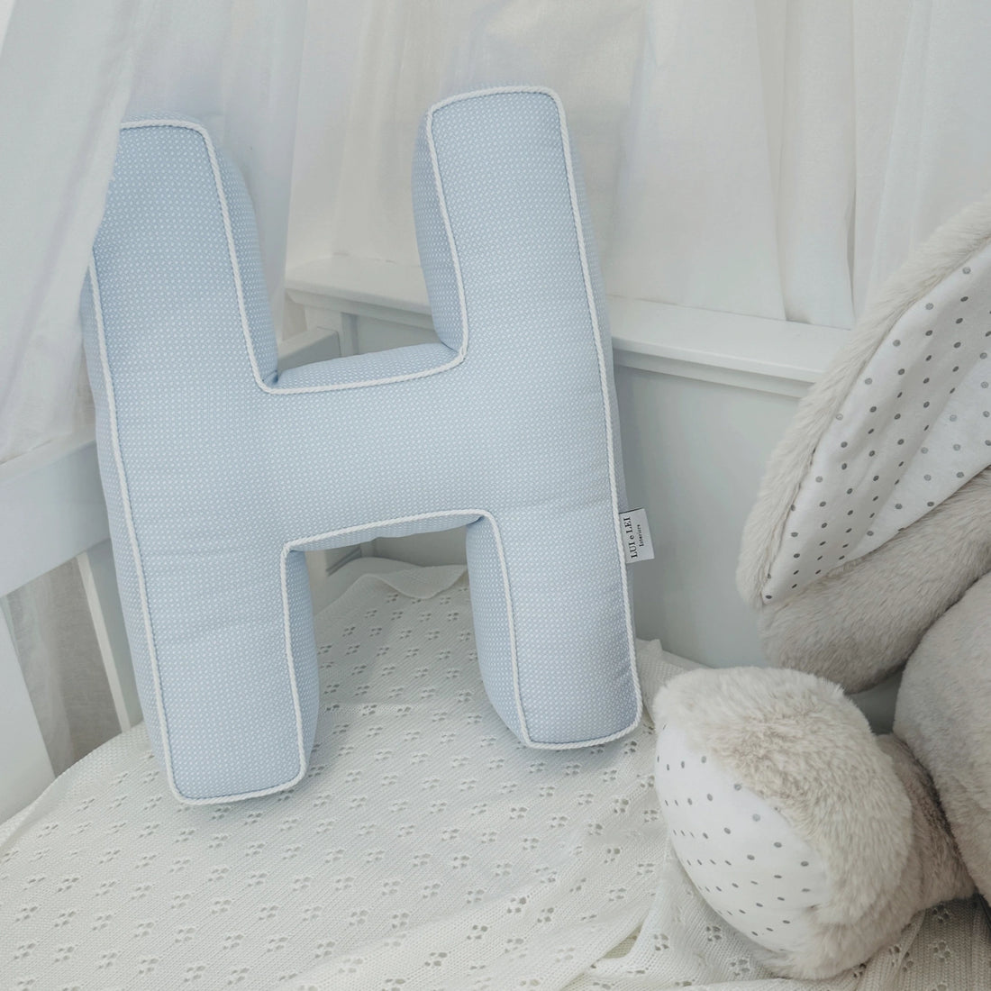 Dekokissen Buchstabe H hellblau ELEGANCE | Premium Baumwolle