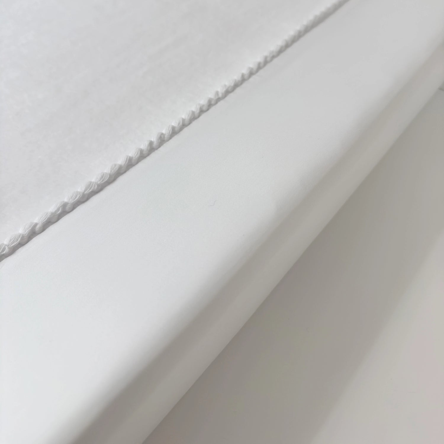 Wickelauflage PEARL White aus Premium Satin-Baumwolle